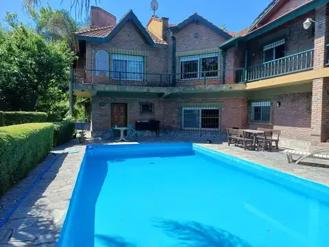 VENTA CASA QUINTA 6 AMBIENTES PILETA DEL VISO PERM