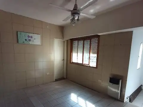 Depto Tipo Casa 3 ambientes con 1 baño