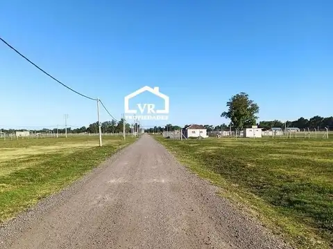 Barrio Parque Los Robles, Parada Robles, Exaltación de la Cruz 100