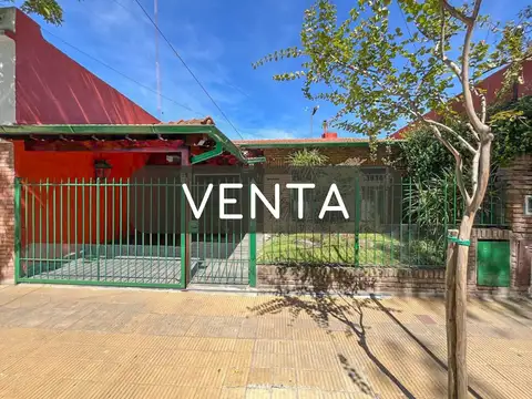 Casa Chalet 2 dormitorios, cochera y jardín