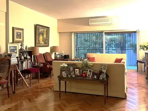 Av. Las Heras 2300, Piso 2