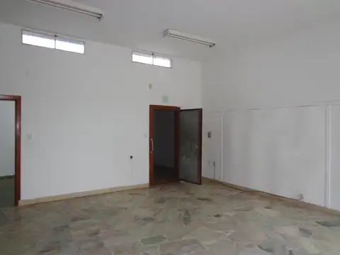 Venta Casa 2 Pisos,Salón Comercial.Céntrica Consulte *