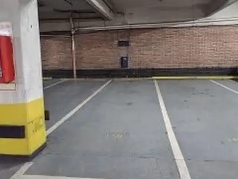 VENTA-COCHERA DOBLE-GALERIA JARDIN-MICROCENTRO 