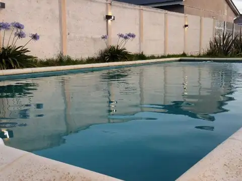 CASA ESTILO QUINCHO C/PILETA SAN MIGUEL DEL MONTE