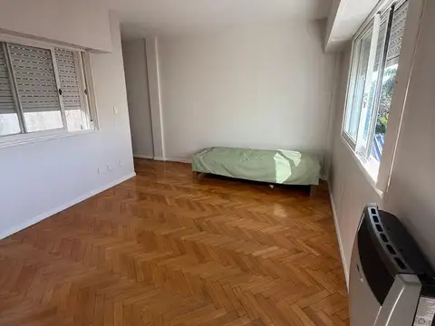 Asuncion 3700, Piso 3