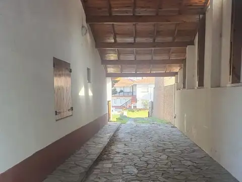 Casa en Venta con 5 cocheras