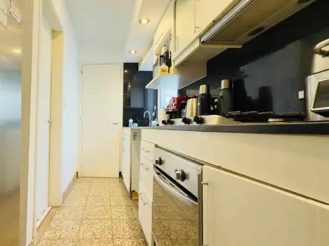 Casa 6 ambientes con 2 baños