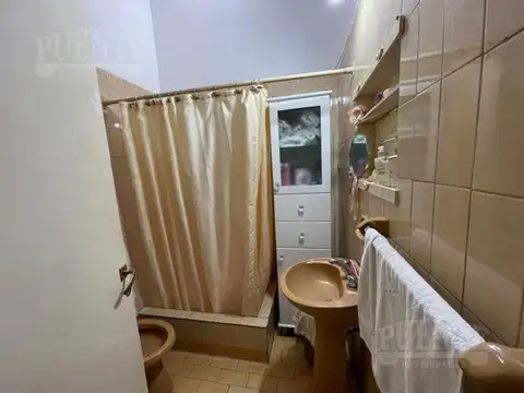 Casa 7 ambientes con 2 baños