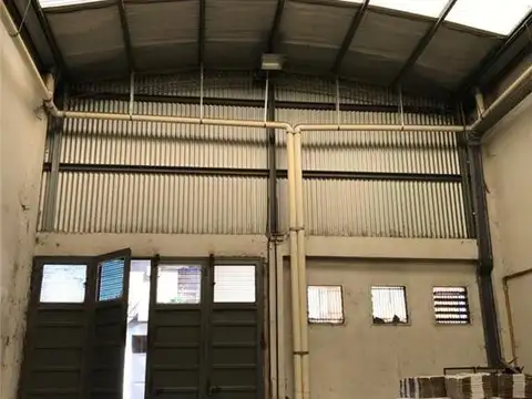 Galpon en Venta 32  mts Fondo