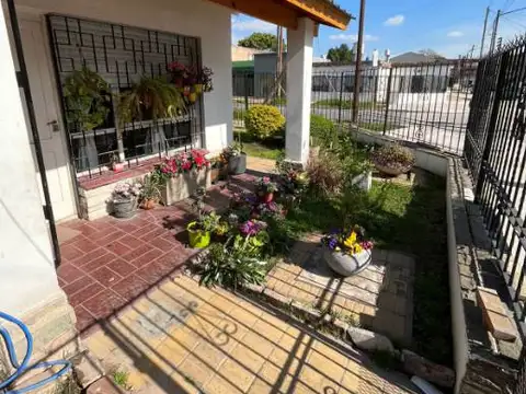 CHALET EN VENTA EN MORON SUR