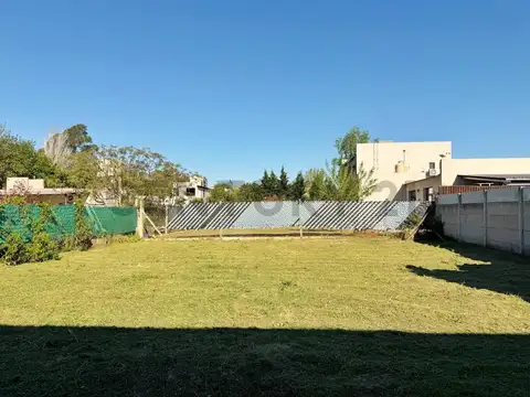 409 entre 140 y 140 A , Piso 0