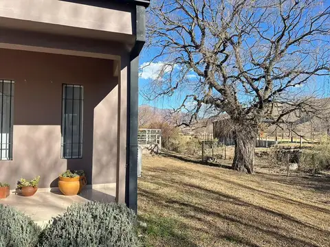 Casa 5 ambientes con 2 baños