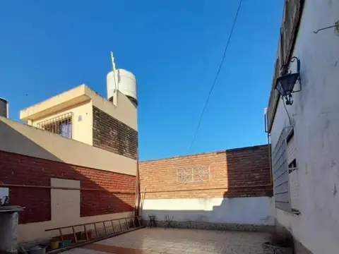 Depto Tipo Casa en Venta 37 años