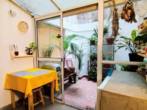 Araoz 700 V Crespo PH 2amb patio u$ 85.000