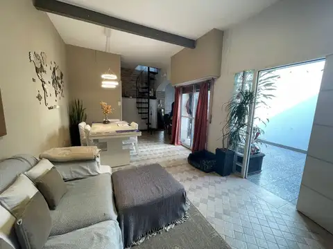 Depto Tipo Casa en Venta de 3 ambientes