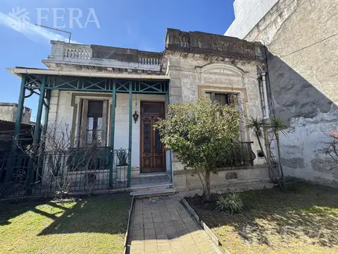 Venta de lote de 890 m2 en Villa Lugano