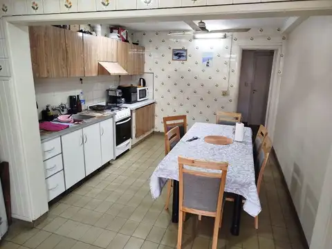 VENTA DE CASA DE 4 AMBIENTES EN LUIS GUILLÓN