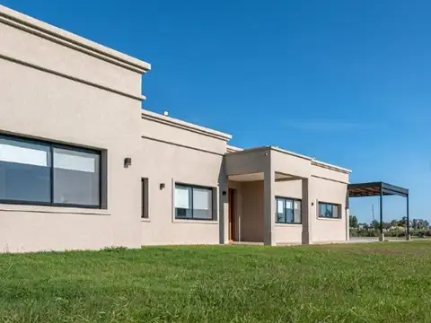 Casa en Venta en Chacras de la Trinidad, USD 395.000