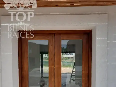 Casa 6 ambientes con 3 baños