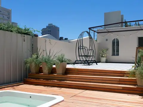 Venta de Casa en Abasto 4 dormitorios con cochera y pileta