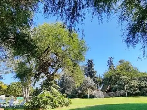 Edificio comercial en venta - 10 Dormitorios 5 Baños - 360 mts2 - Chascomus