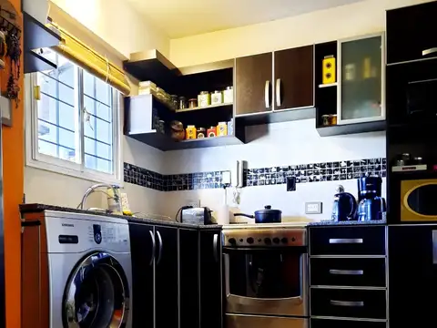 Depto Tipo Casa 4 ambientes con 2 baños