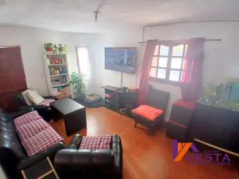 Casa 4 ambientes con 1 baño