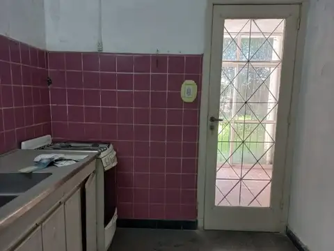 Casa frente a la plaza principal en venta, General Las Heras