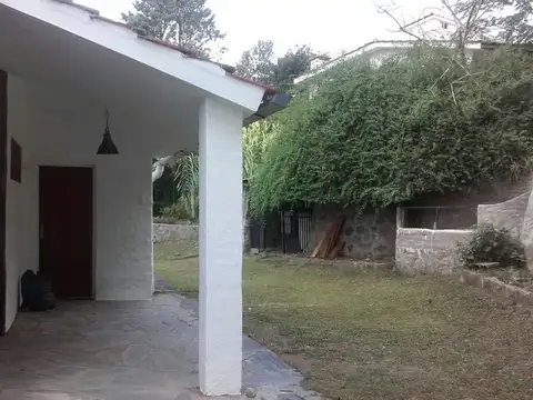 Casa en Venta con 2 cocheras