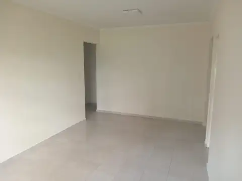 Departamento en Alquiler en Sarandi, $ 600.000