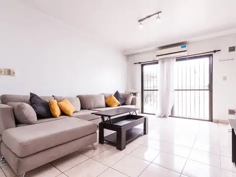 Depto Tipo Casa en Alquiler de 3 ambientes