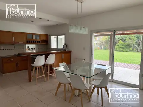 Casa en Alquiler de 3 dormitorios