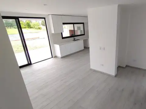 CASA EN VENTA - EL NAUDIR - A LA LAGUNA