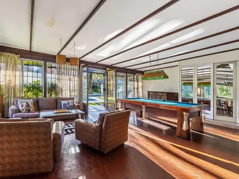 Casa en Venta con 4 cocheras