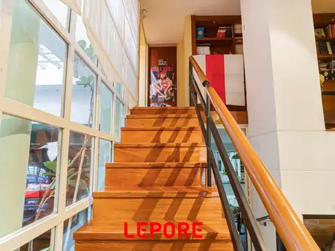 Amplia Casa con 2 piscinas