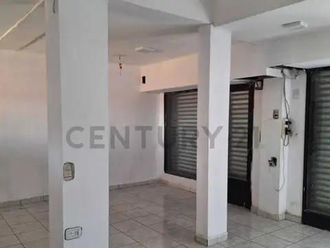 LOCAL COMERCIAL A LA VENTA, IDEAL PARA TODO TIPO DE EMPRENDIMIENTO SOBRE AV. 520 EN MELCHOR ROMERO 