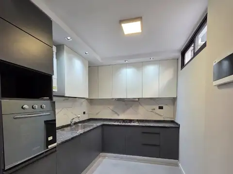 Pje J M Coghlan 4600, Piso PB