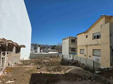 TERRENO EN VENTA EN CARLOS PAZ, CÉNTRICO, IDEAL PARA CONSTRUIR HOTEL, LOCALES, OFICINAS Y DEPTOS