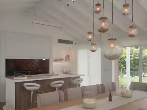 Casa 4 ambientes con 3 baños