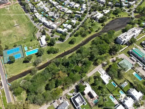 Terreno en Venta de 706,0 m2