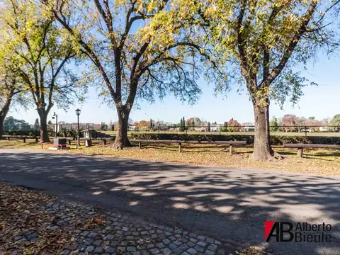 Casa en Venta en Pilar, USD 2.000.000