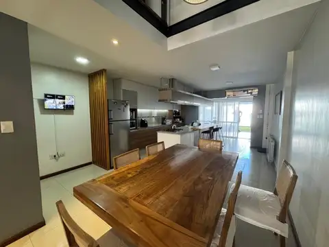 Depto Tipo Casa en Venta con 1 cocheras