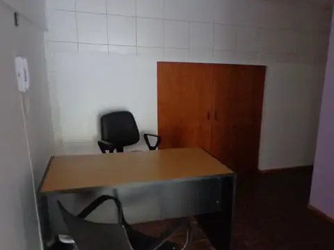 Local/Oficina/Consultorio  2 plantas total 45 m2 Baño Excelente Estado Sin Expensas