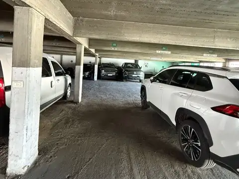 VENTA COCHERA  ZONA CENTRO