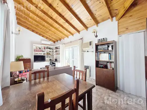 PH en venta de Dos ambientes en Villa Urquiza con patio luminoso