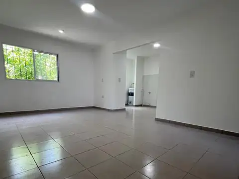 San Lorenzo 4800, Piso 2