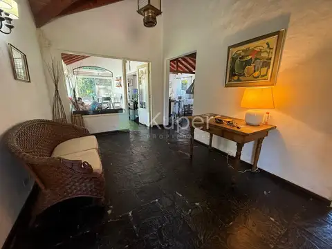 Casa en Venta con 2 cocheras