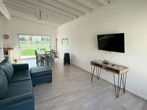 Casa 4 ambientes con 1 baño