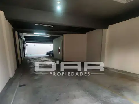 Cochera Cubierta En Edificio Nuevo  Bajas Expensas 
