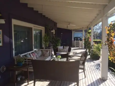 Casa en Venta con 2 cocheras